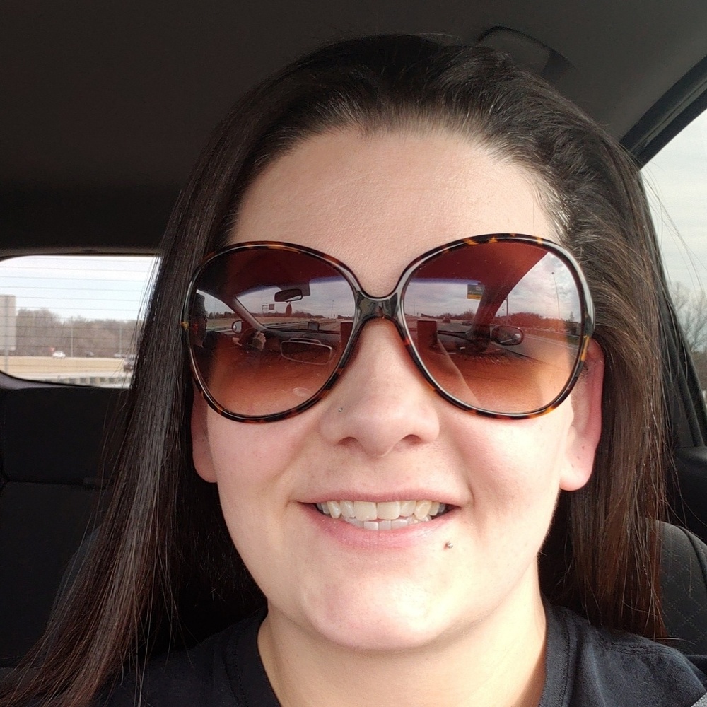 Meet your Posher, Korie